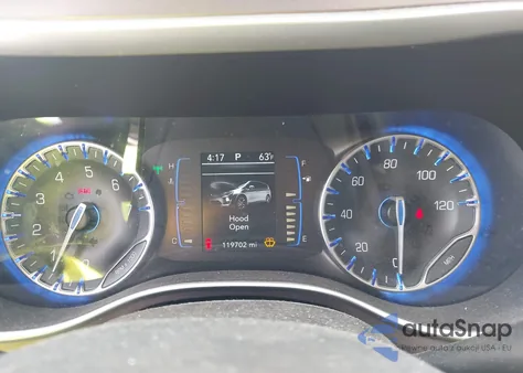 2018 Chrysler Pacifica Touring L z USA, uszkodzony, nr VIN 2C4RC1BGXJR280631